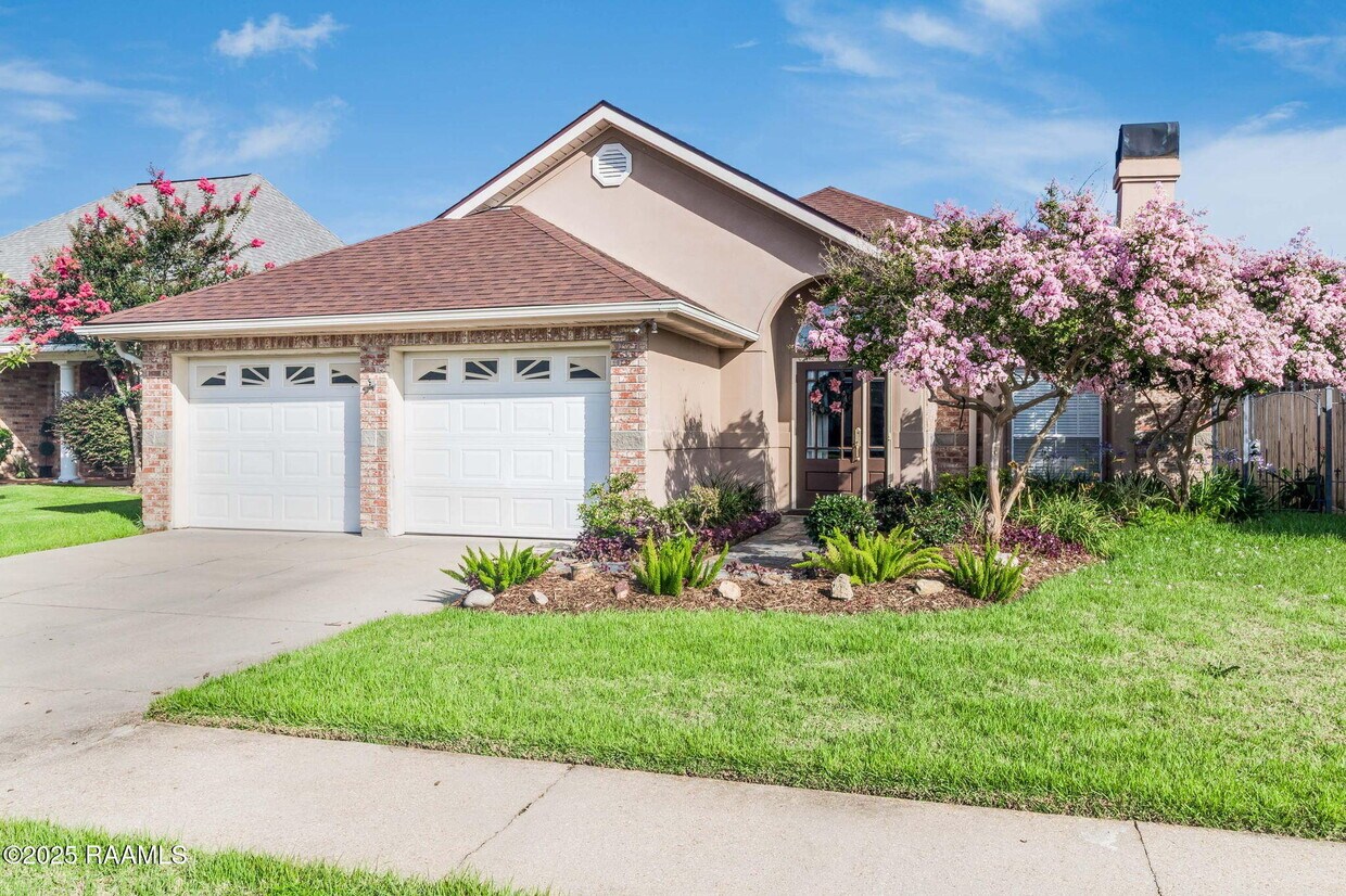 Foto principal - 141 Kingspointe Cir