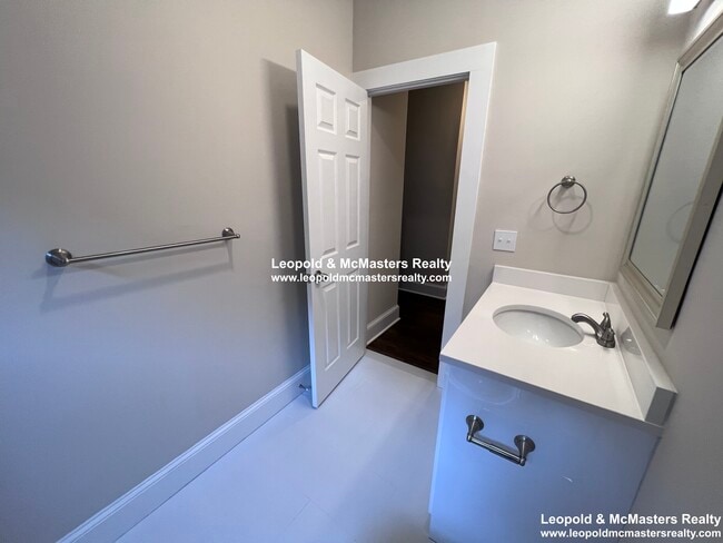 Foto del edificio - 130 Longwood Ave