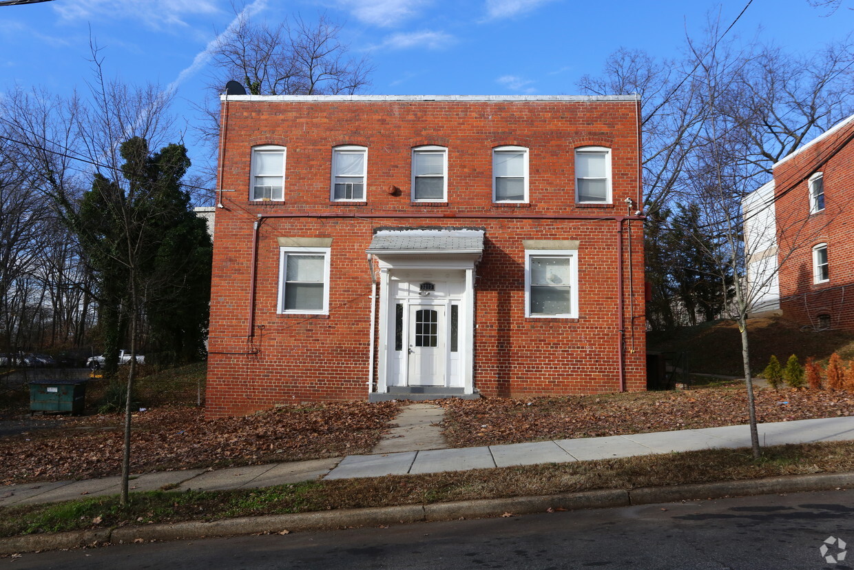 Building Photo - 3213 28th St SE