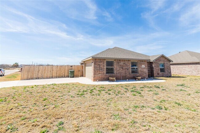 Foto del edificio - 6866 Jennings Dr