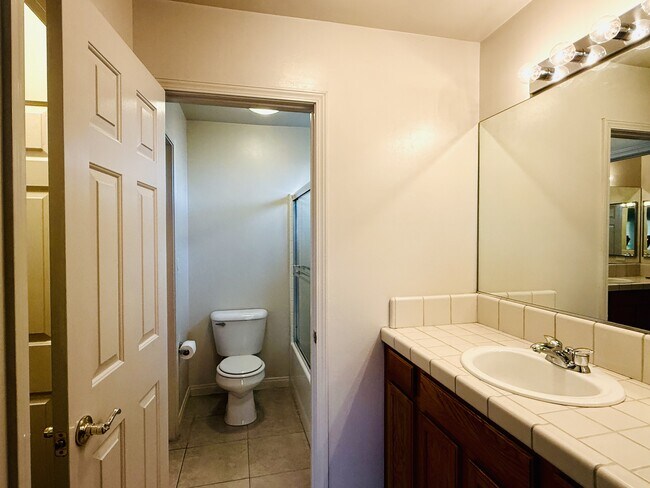 Foto del edificio - 1304 Torulosa Dr