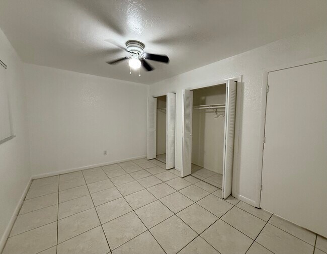 Dormitorio 1 - 2513 McKinley St