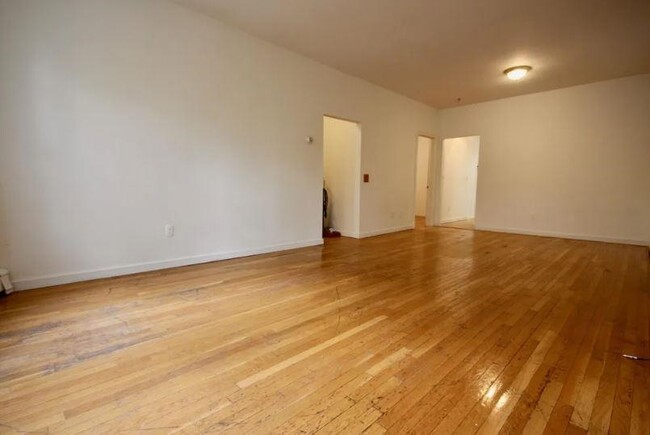 Building Photo - 204 Sherman Ave