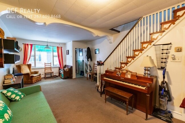 Building Photo - Charming 3 Bed Townhome w/ Back Yard Patio