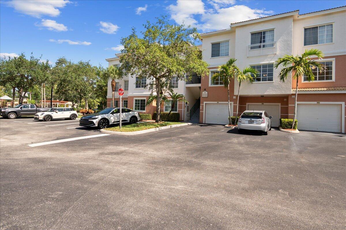 Primary Photo - 5203 Myrtlewood Cir E