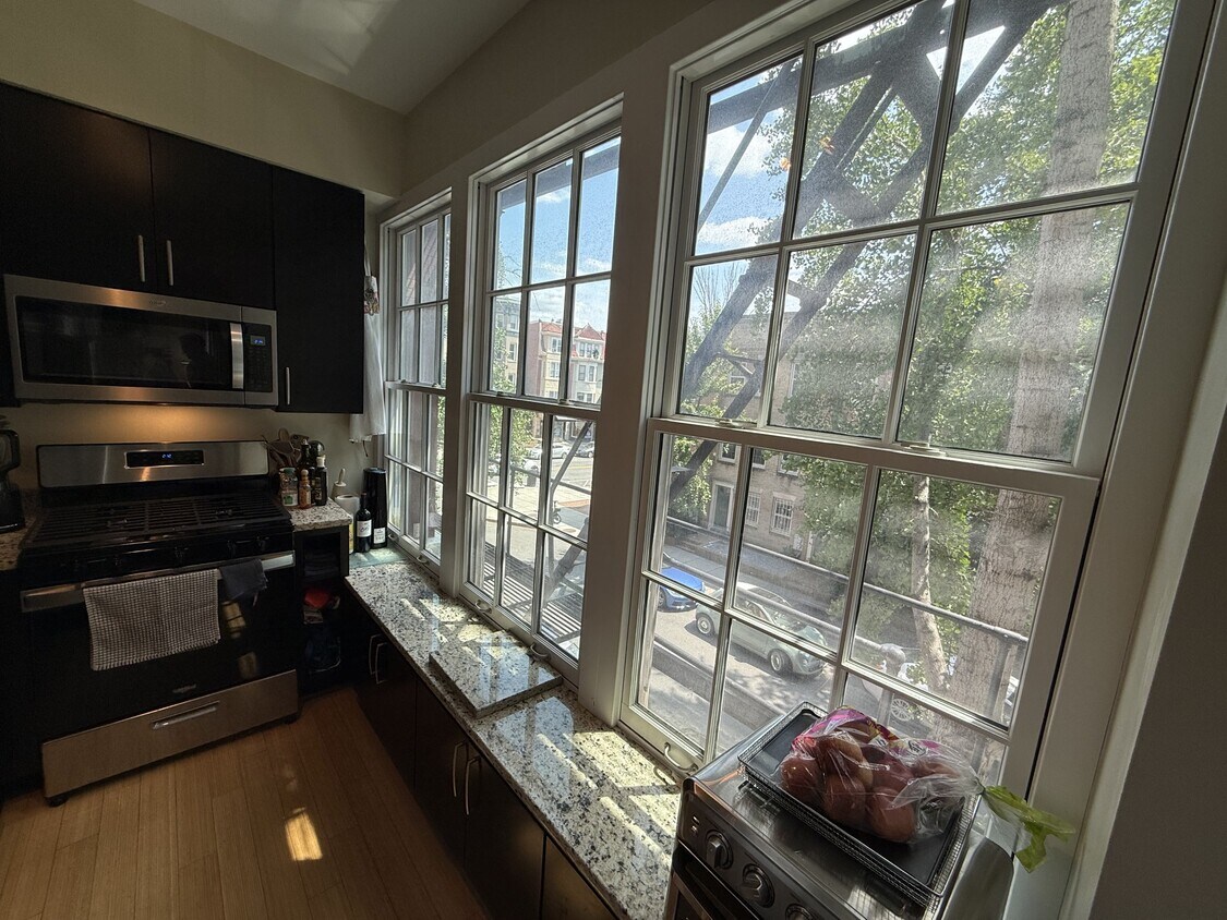 Foto principal - 1801 Swann St NW