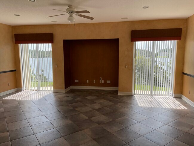 Main living area - 10906 Derringer Dr
