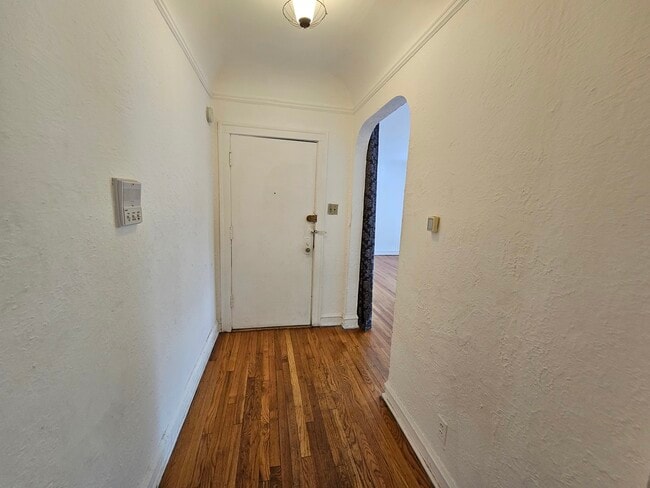 Building Photo - 5507 N Campbell Ave