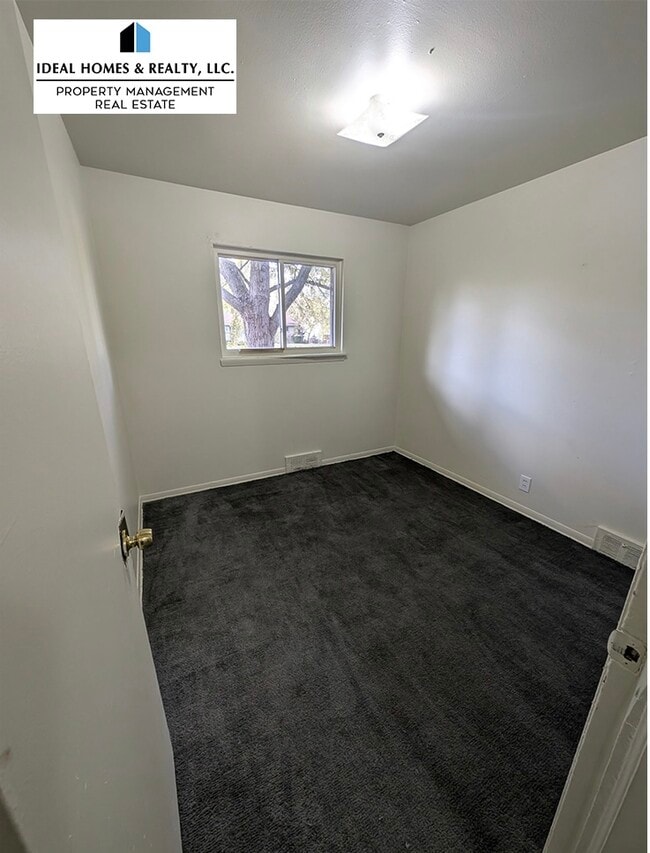 Building Photo - 6134 Detroit St