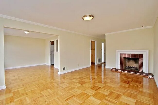 Foto del edificio - Big comfortable single family house with d...