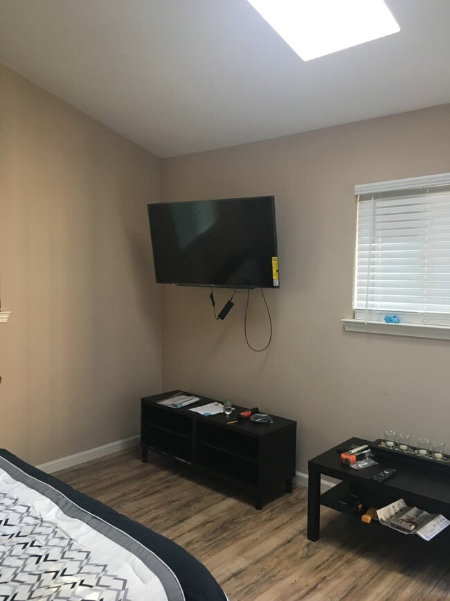 Foto del edificio - 283 McCreery Ave