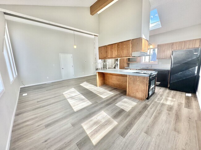 Building Photo - 713 Dennison Avenue