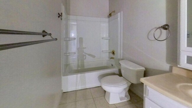 Building Photo - 210 Jackman St