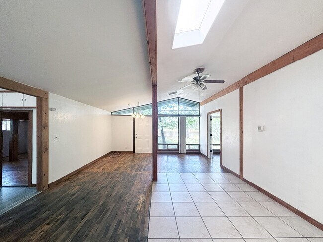 Foto del edificio - 3817 E Amazon Dr