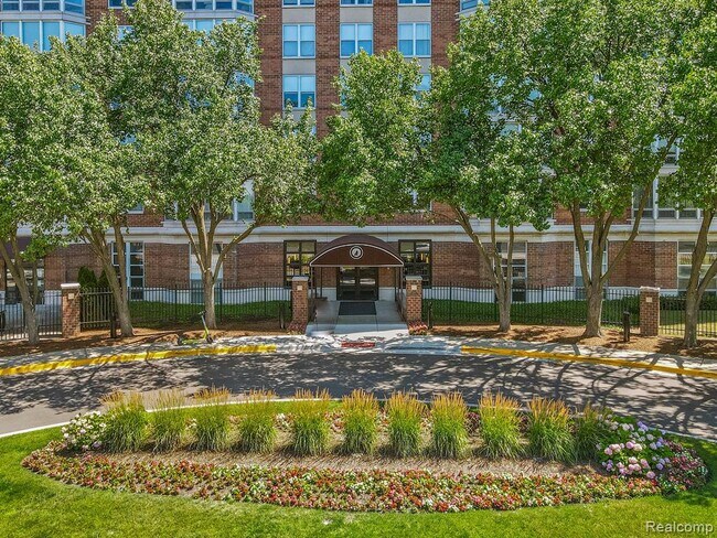 Foto del edificio - 250 E Harbortown Dr