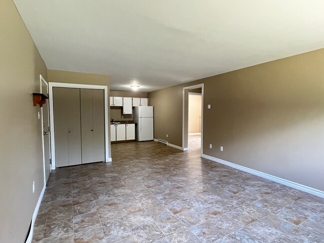 Building Photo - 9 Green Valley Dr