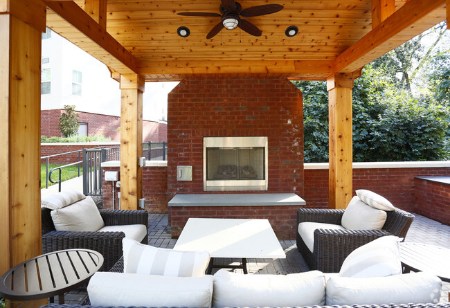 Outdoor Fireplace Area - 511 Queens