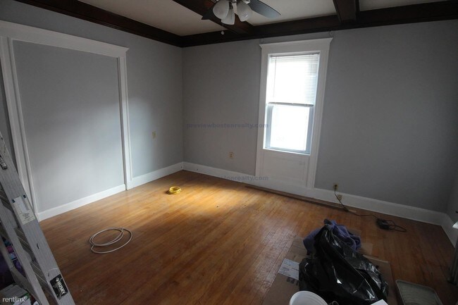 Building Photo - 128 Brooks St