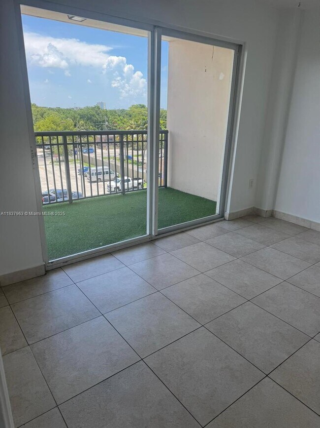 Foto del edificio - 2647 NW 25th Ave