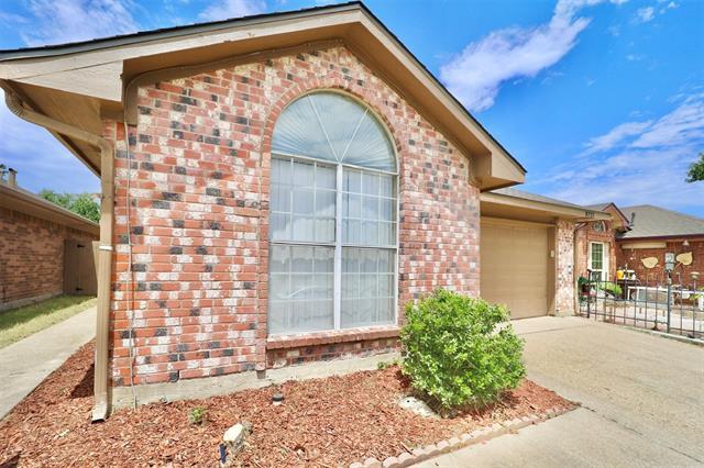Foto del edificio - 9727 Pinehurst Ln