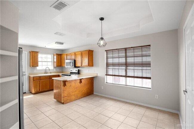 Building Photo - 19 Res Dr