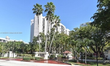Building Photo - 17021 N Bay Rd