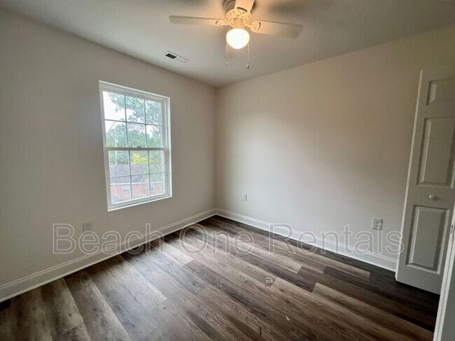 Building Photo - 1204 Hemingway Chapel Rd