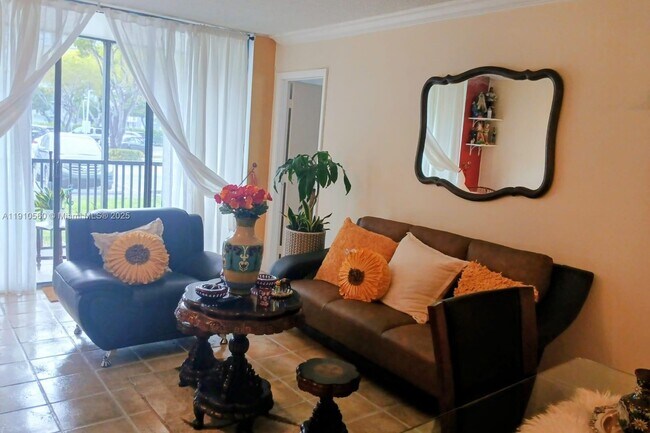 Foto del edificio - 3101 N Country Club Dr