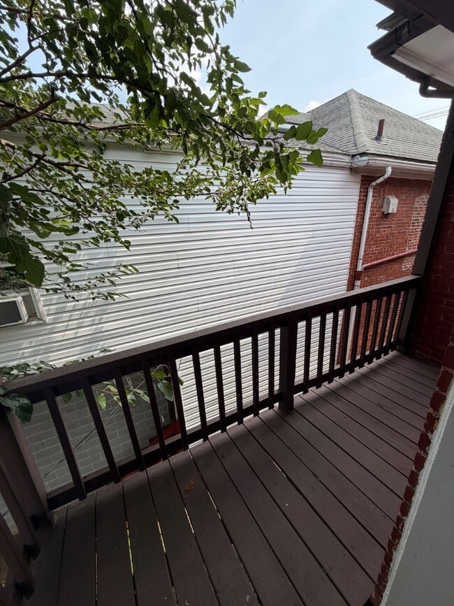 Building Photo - 142 Fairground Ave