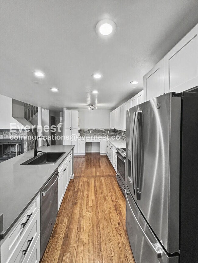 Foto del edificio - Comfort Meets Community in Centennial with 2 Car Garage / 3 beds & 3 baths / Coming Soon!