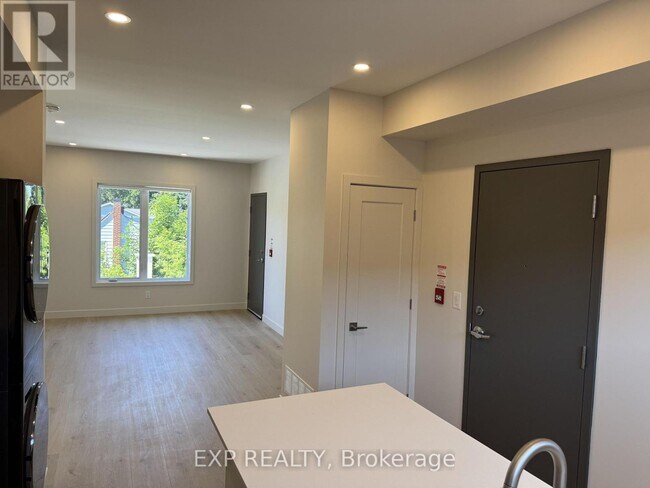 Building Photo - 1301 Dorchester Ave