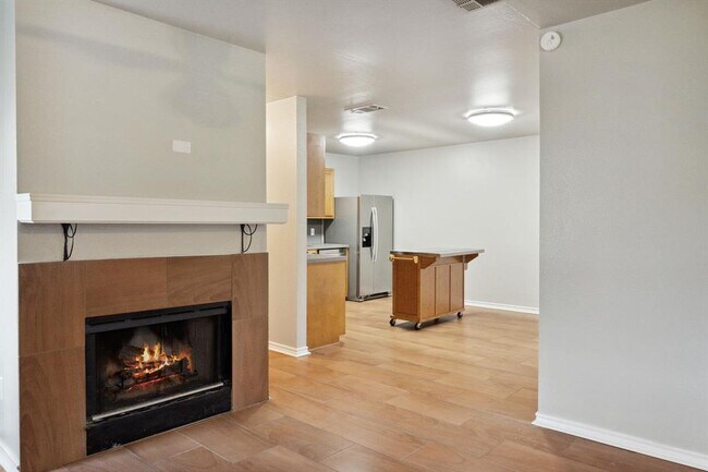 Building Photo - 2907 Kestrel Dr
