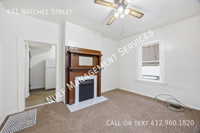 Foto del edificio - 411 Natchez St
