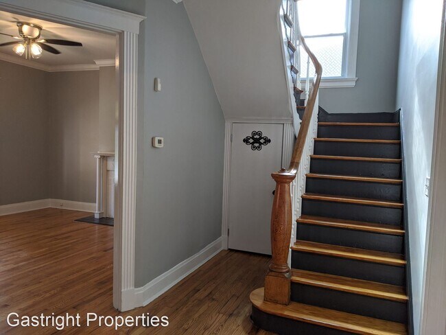 Building Photo - 4 br, 1.5 bath House - 14 Wallace Avenue