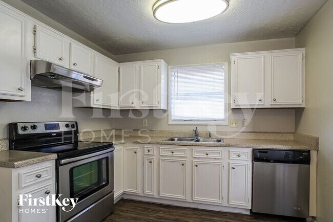 Building Photo - 2507 Ironclad Dr