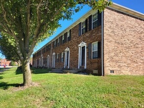 Building Photo - 1103 Blackberry Ln