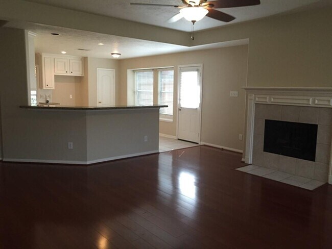 Building Photo - 124 Greenridge Cir