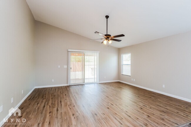 Building Photo - 4712 E Silverbell Rd
