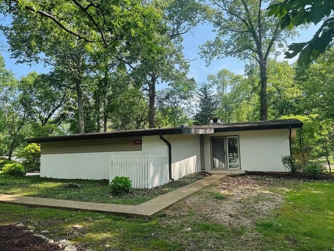 Photo - 203 Hathaway Dr House