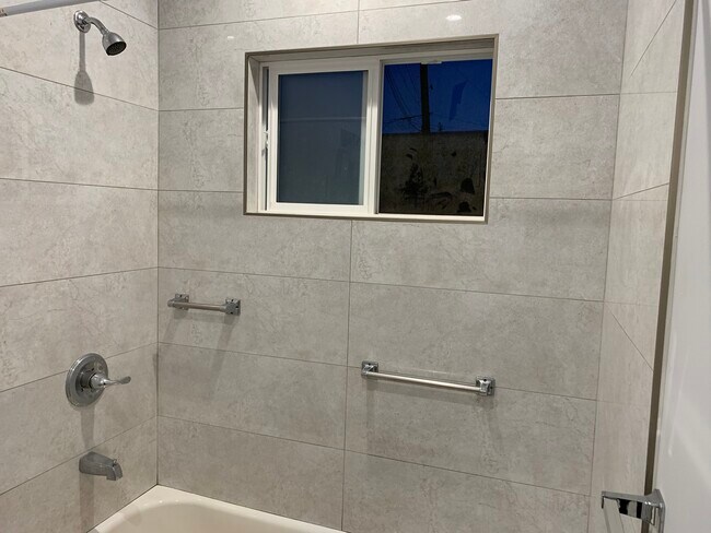 Foto del edificio - 1546 Glenwood Rd