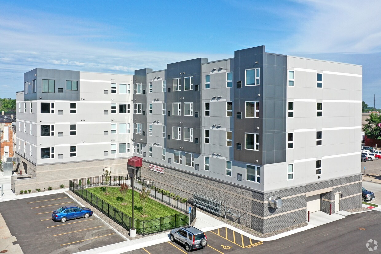 111 Vine Apartments Alquileres en Owatonna, MN