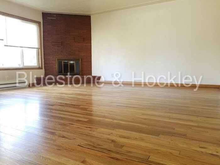 Foto principal - 1412 Marion St NE