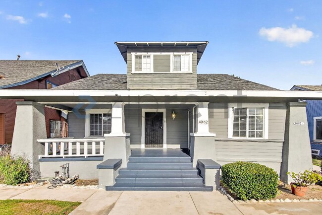 Building Photo - 4062 S Budlong Ave