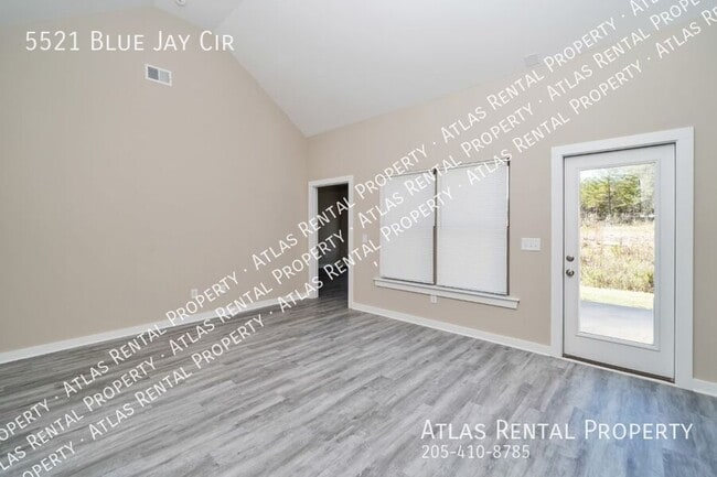 Foto del edificio - 5521 Blue Jay Cir
