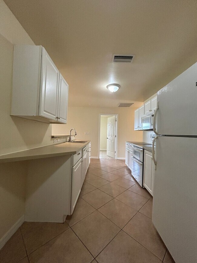 Foto del edificio - Welcome Home! Spacious 3-Bedroom, 2-Bathro...