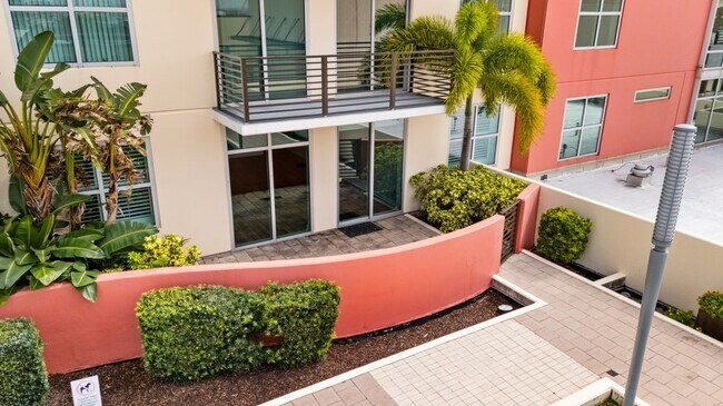 Foto del edificio - 1208 E Kennedy Blvd