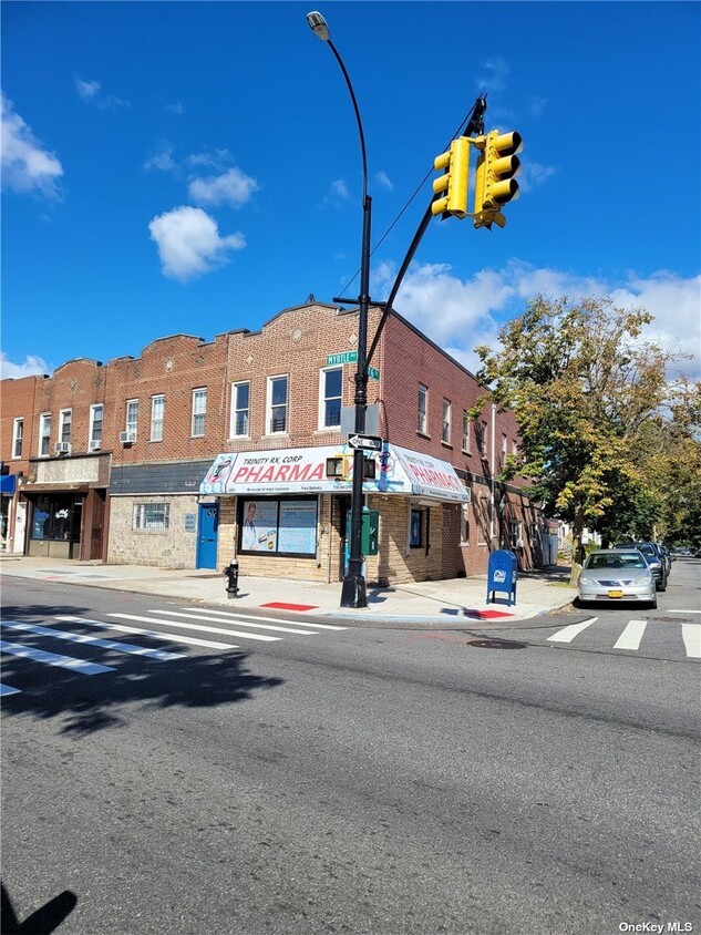 Primary Photo - 75-21 Myrtle Ave