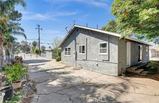 Building Photo - 3001 N State St