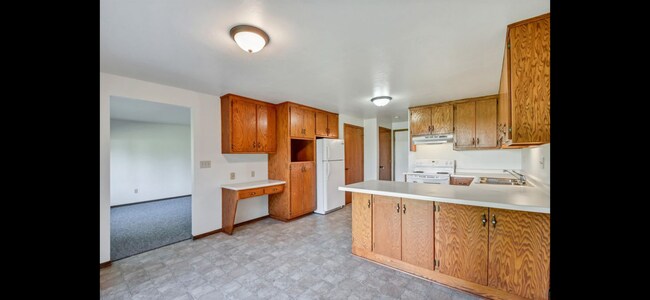 Building Photo - 658 Menlo Park Rd