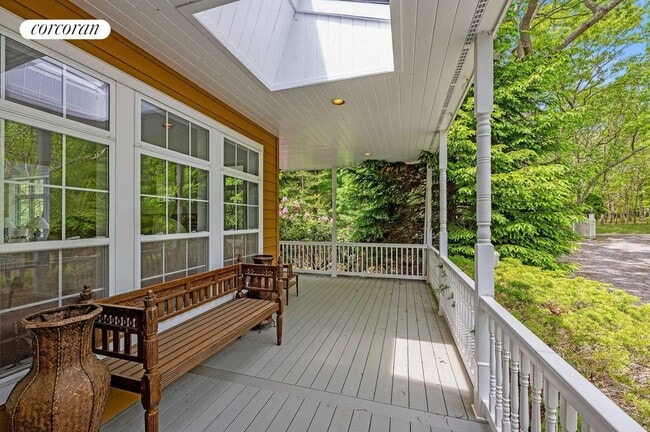 Building Photo - 5 Van Scoys Path E